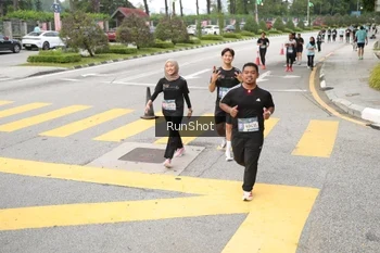 Runner Photo 4254049