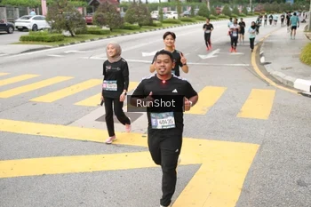 Runner Photo 4254053