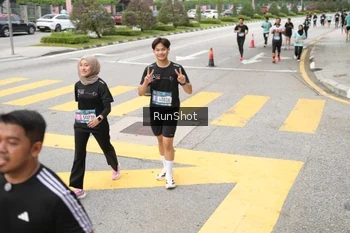 Runner Photo 4254057
