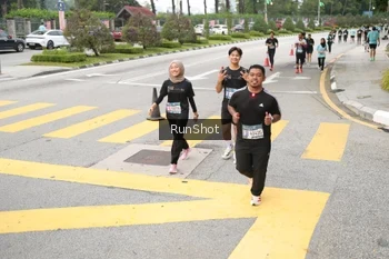 Runner Photo 4254059