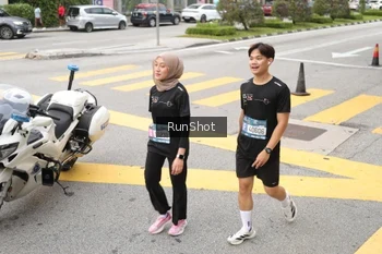 Runner Photo 4254071
