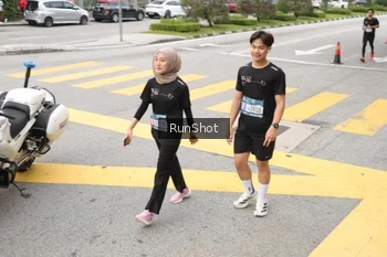 Runner Photo 4254074