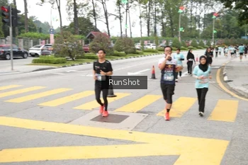 Runner Photo 4254075