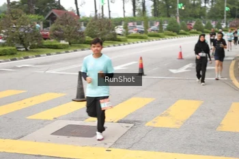Runner Photo 4254111