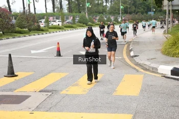 Runner Photo 4254114