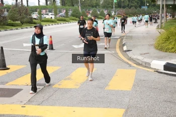 Runner Photo 4254134