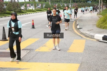 Runner Photo 4254135