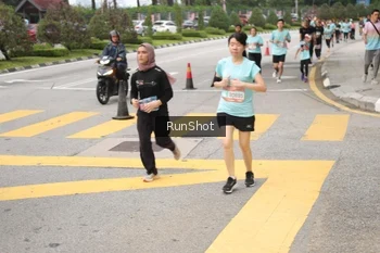 Runner Photo 4254310