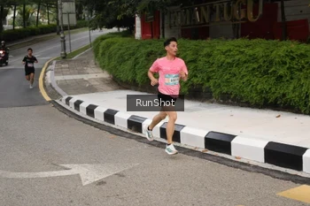 Runner Photo 4254335