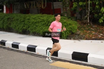 Runner Photo 4254346