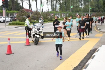 Runner Photo 4254348