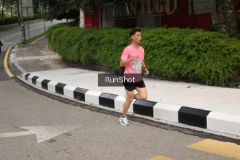 Runner Photo 4254355