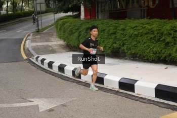 Runner Photo 4254359