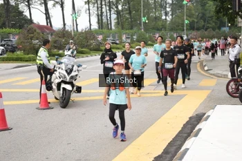 Runner Photo 4254362