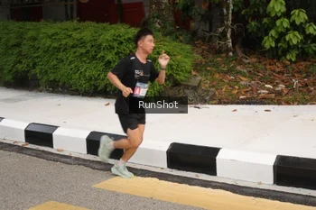 Runner Photo 4254372