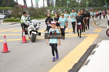 Runner Photo 4254373