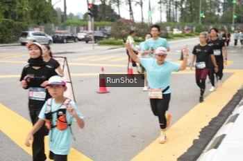 Runner Photo 4254379