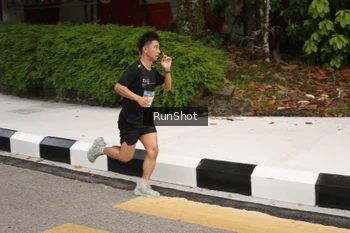 Runner Photo 4254381