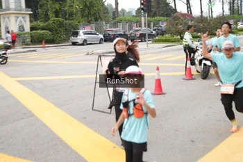 Runner Photo 4254384
