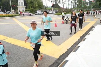 Runner Photo 4254391