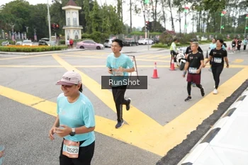 Runner Photo 4254393