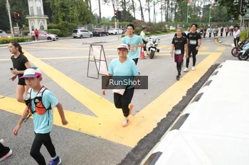 Runner Photo 4254394