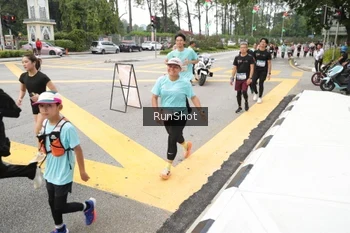 Runner Photo 4254400