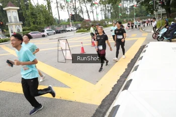 Runner Photo 4254404