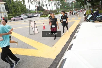 Runner Photo 4254405