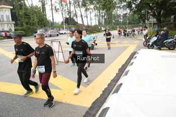 Runner Photo 4254416