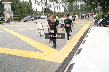 Runner Photo 4254417