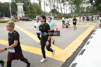 Runner Photo 4254419