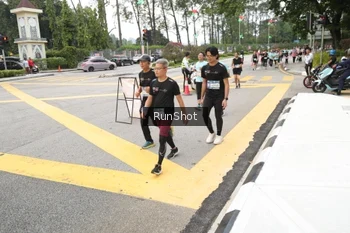 Runner Photo 4254423