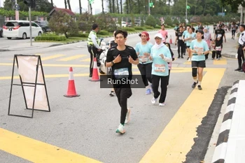 Runner Photo 4254436