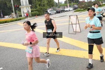 Runner Photo 4254466