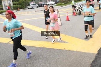 Runner Photo 4254473