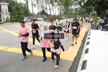 Runner Photo 4254516
