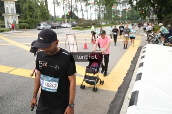 Runner Photo 4254544