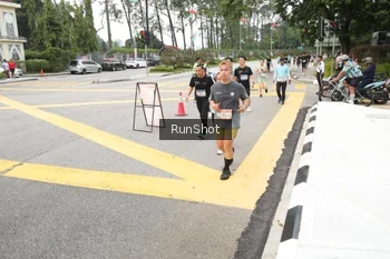 Runner Photo 4254563