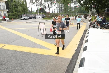 Runner Photo 4254572