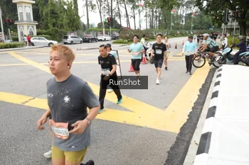 Runner Photo 4254575