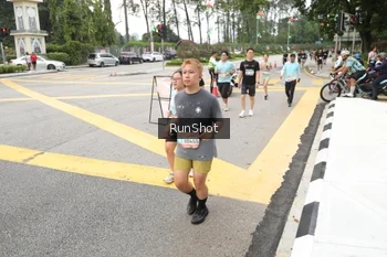 Runner Photo 4254582