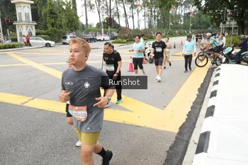 Runner Photo 4254588