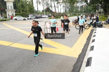 Runner Photo 4254595