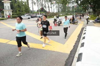 Runner Photo 4254598
