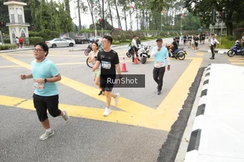 Runner Photo 4254599