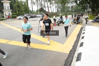 Runner Photo 4254608
