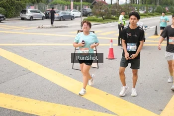 Runner Photo 4254634