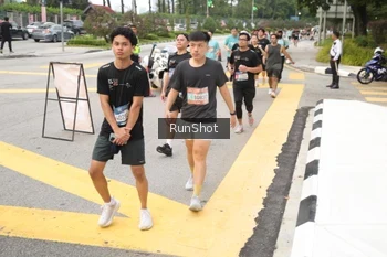 Runner Photo 4254643