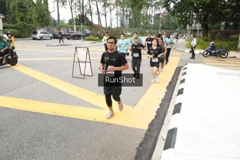 Runner Photo 4254659
